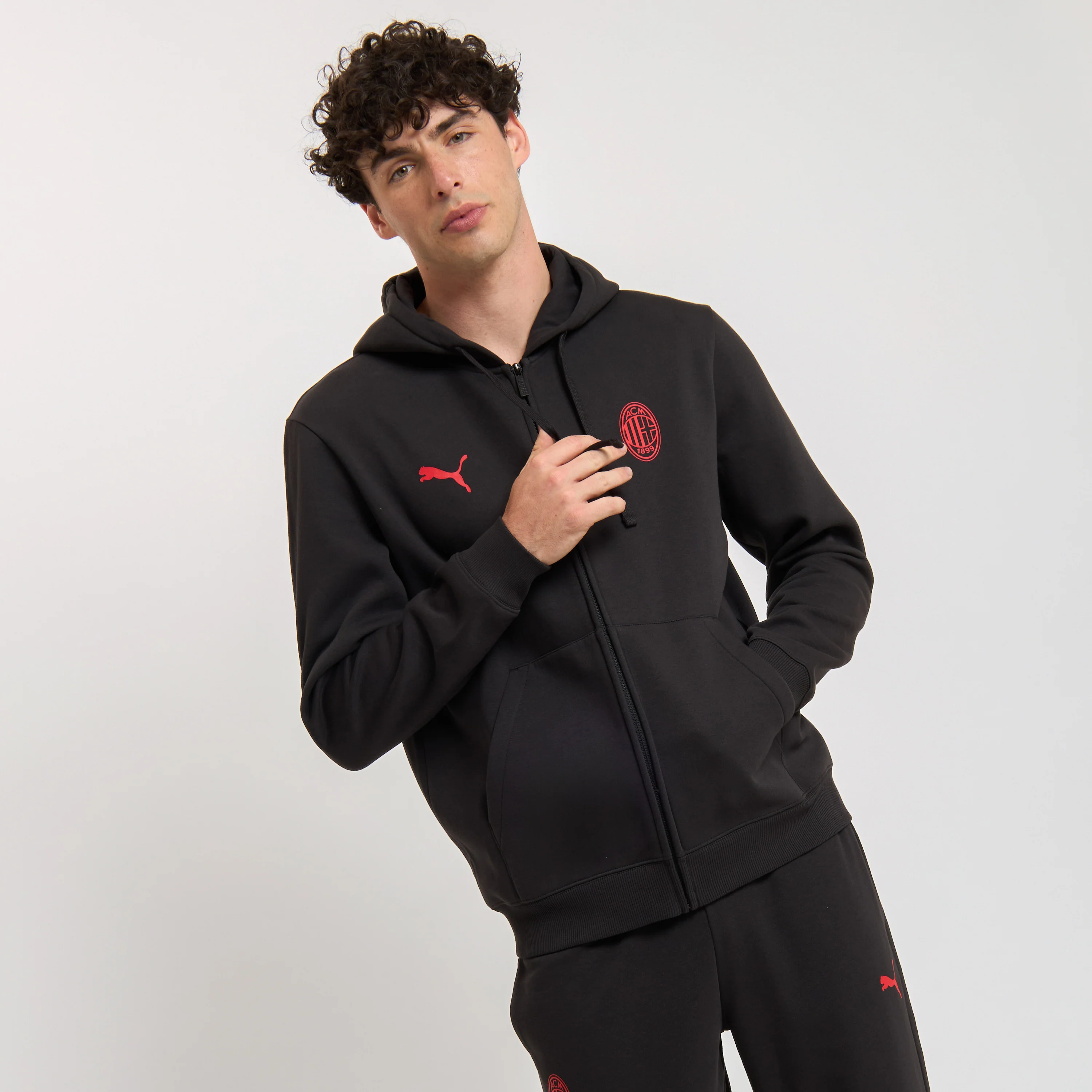 1777-felpa-con-zip-nera-milan-essential-4.webp FELPA CON ZIP NERA MILAN ESSENTIAL