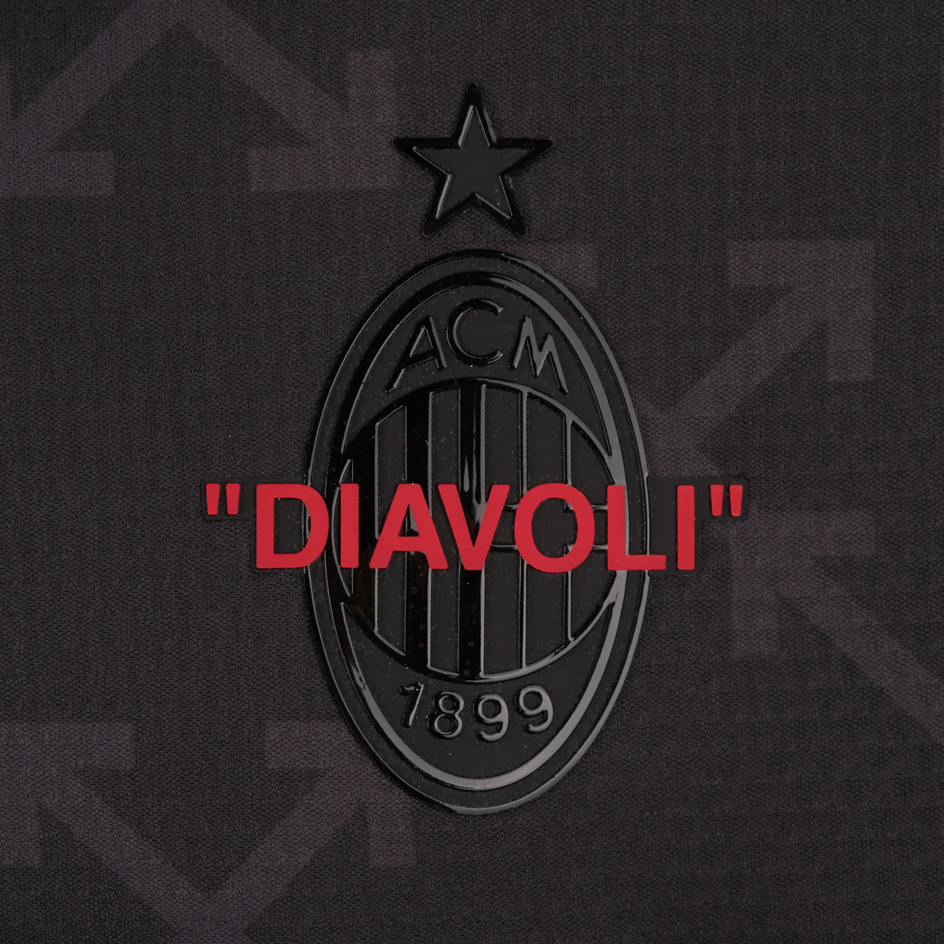 2648-giacca-pre-match-con-1-4-zip-puma-x-ac-milan-x-off-whitetm-2024-25-4.webp GIACCA PRE-MATCH CON 1/4 ZIP PUMA X AC MILAN X OFF-WHITE™ 2024/25