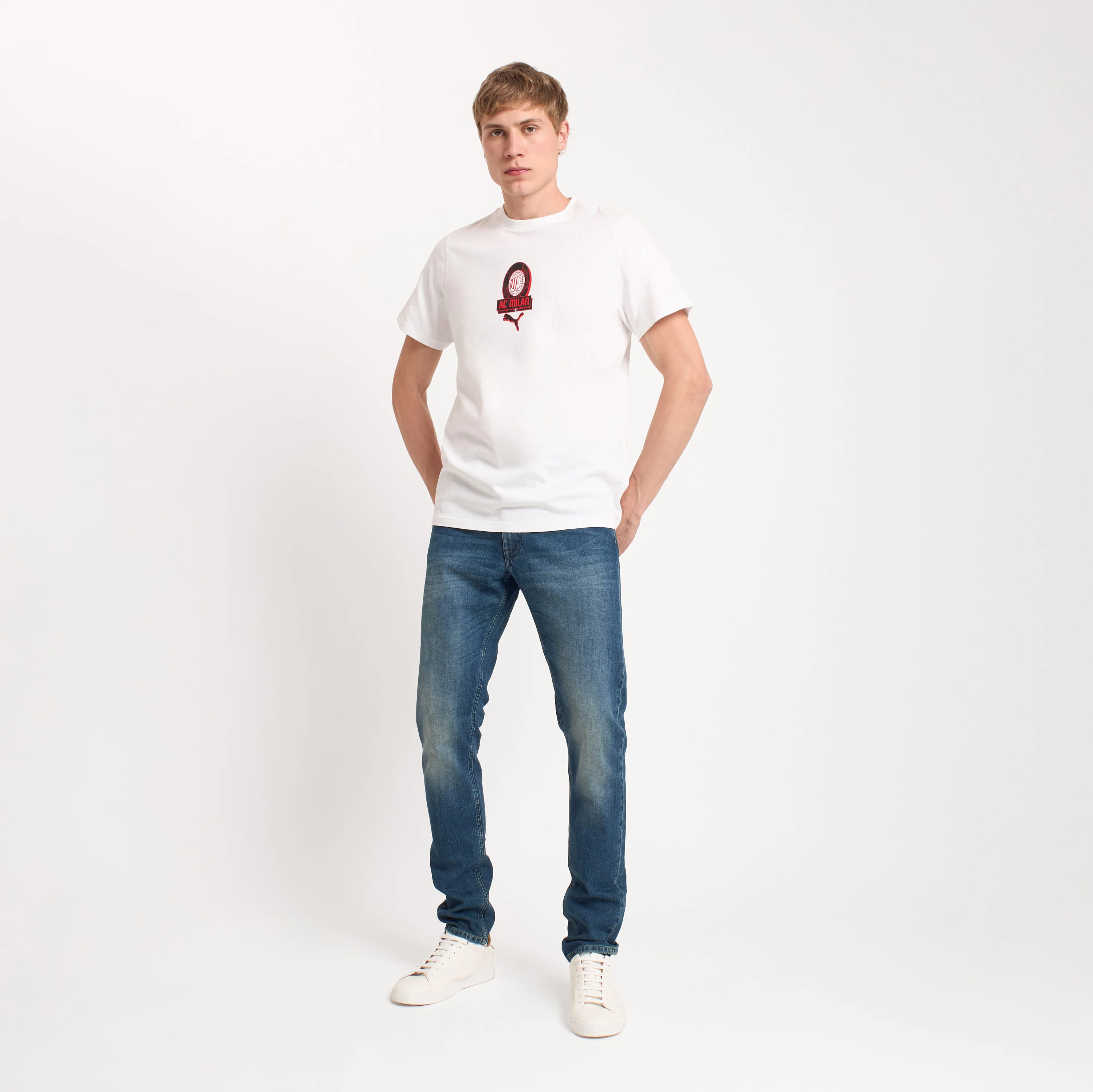 T-SHIRT BIANCA CON GRAFICA CENTRALE MILAN CULTURE